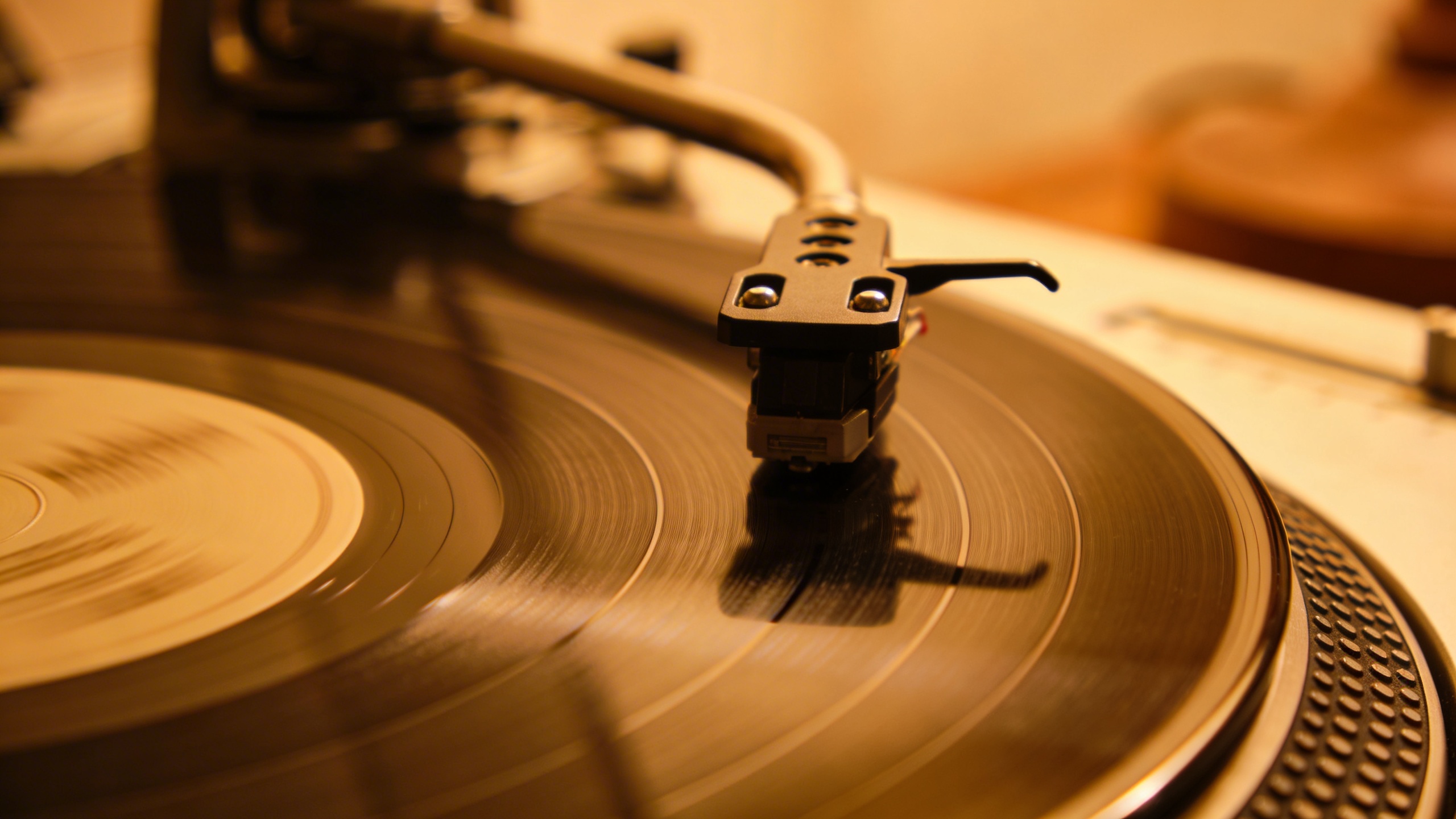 Vinil 180g: Tudo o que Você Precisa Saber sobre Discos Pesados